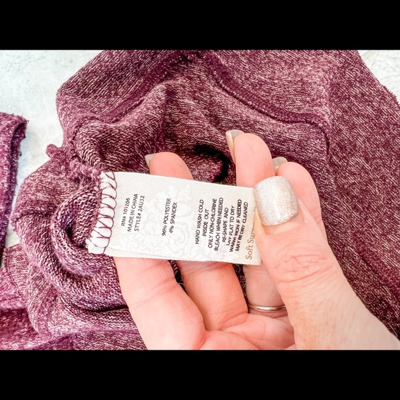 Soft Surroundings Burgundy Marled Cowl Neck Long Sleeve Asymmetrical Hem Size S - Picture 7 of 8